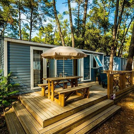 Camping La Sousta**** Remoulins Ngoại thất bức ảnh
