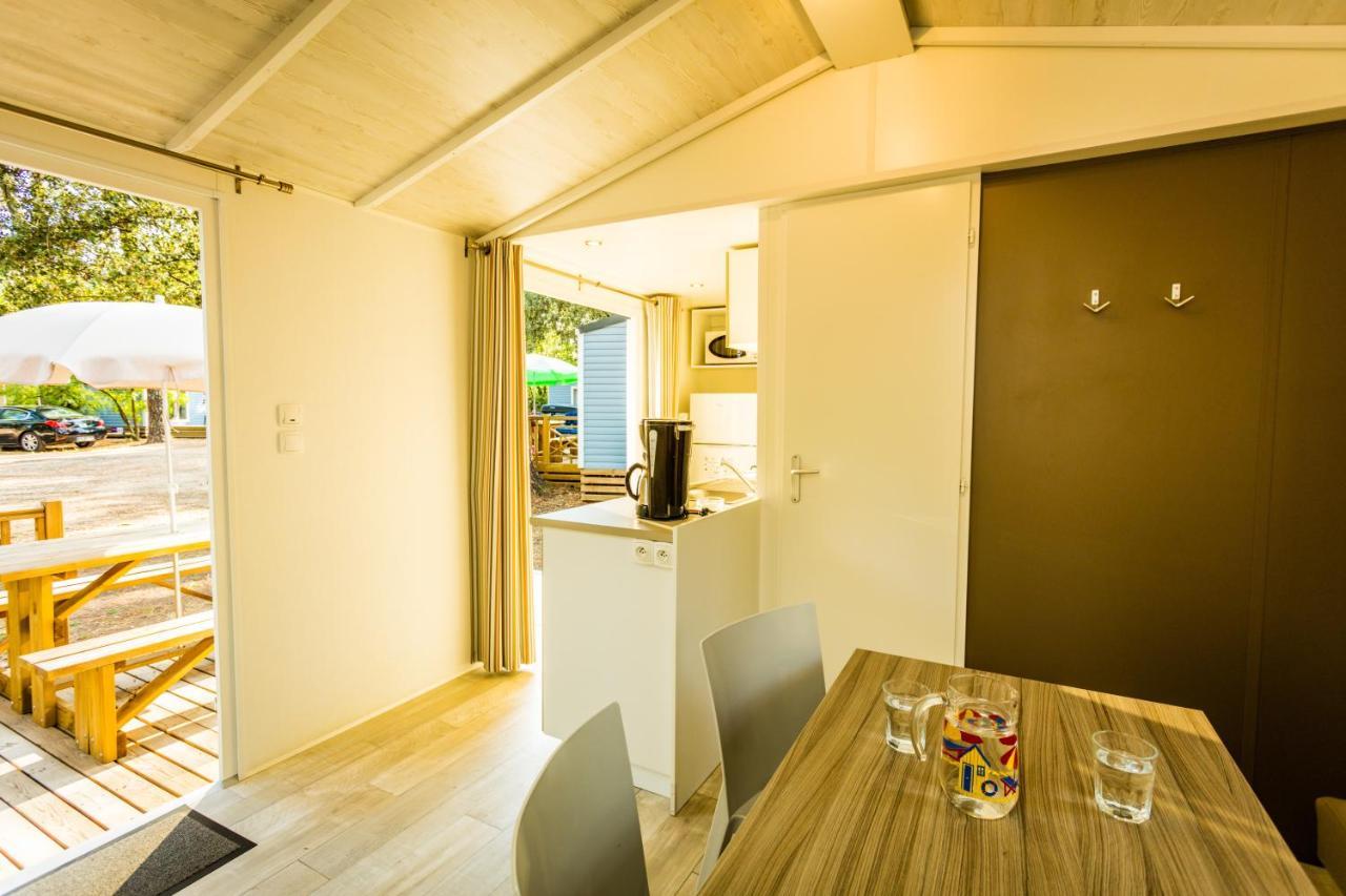 Camping La Sousta**** Remoulins Ngoại thất bức ảnh