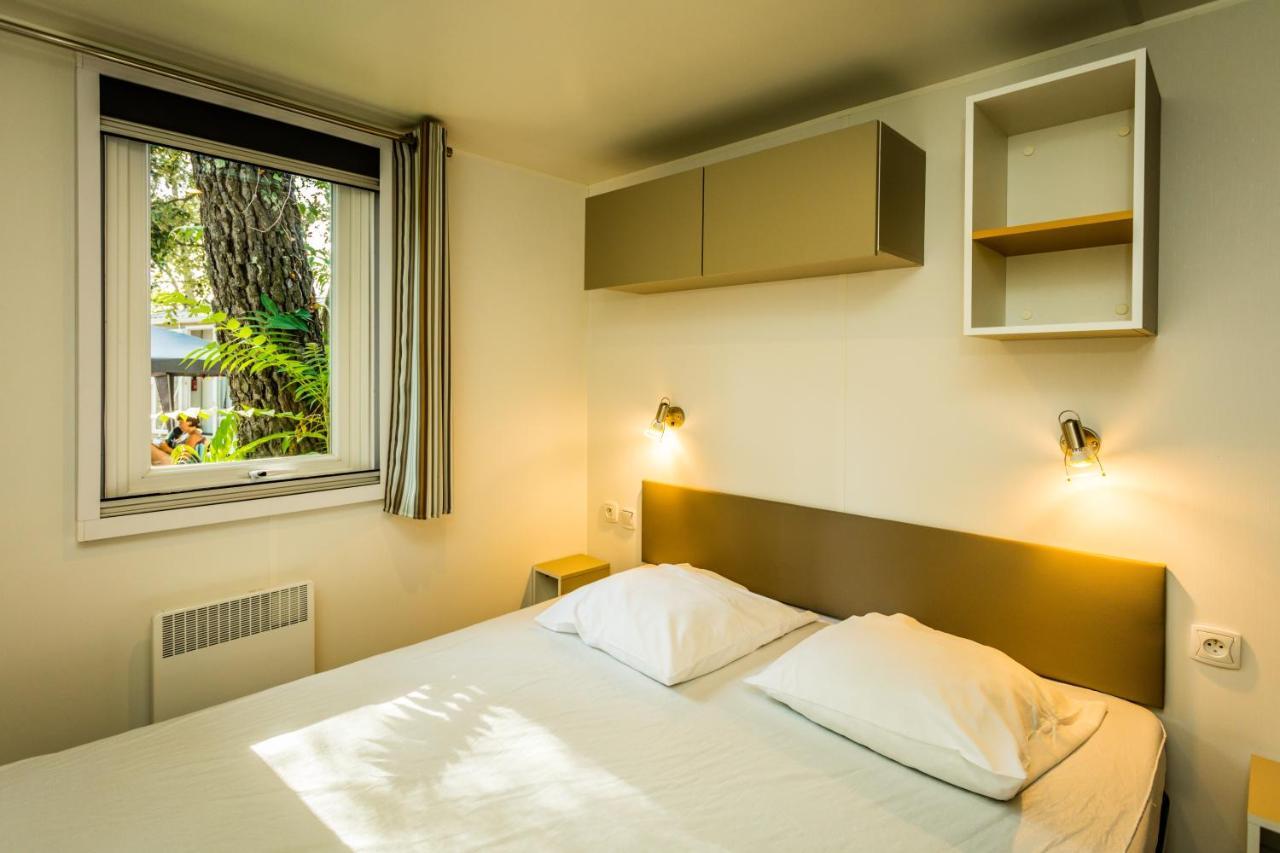 Camping La Sousta**** Remoulins Ngoại thất bức ảnh